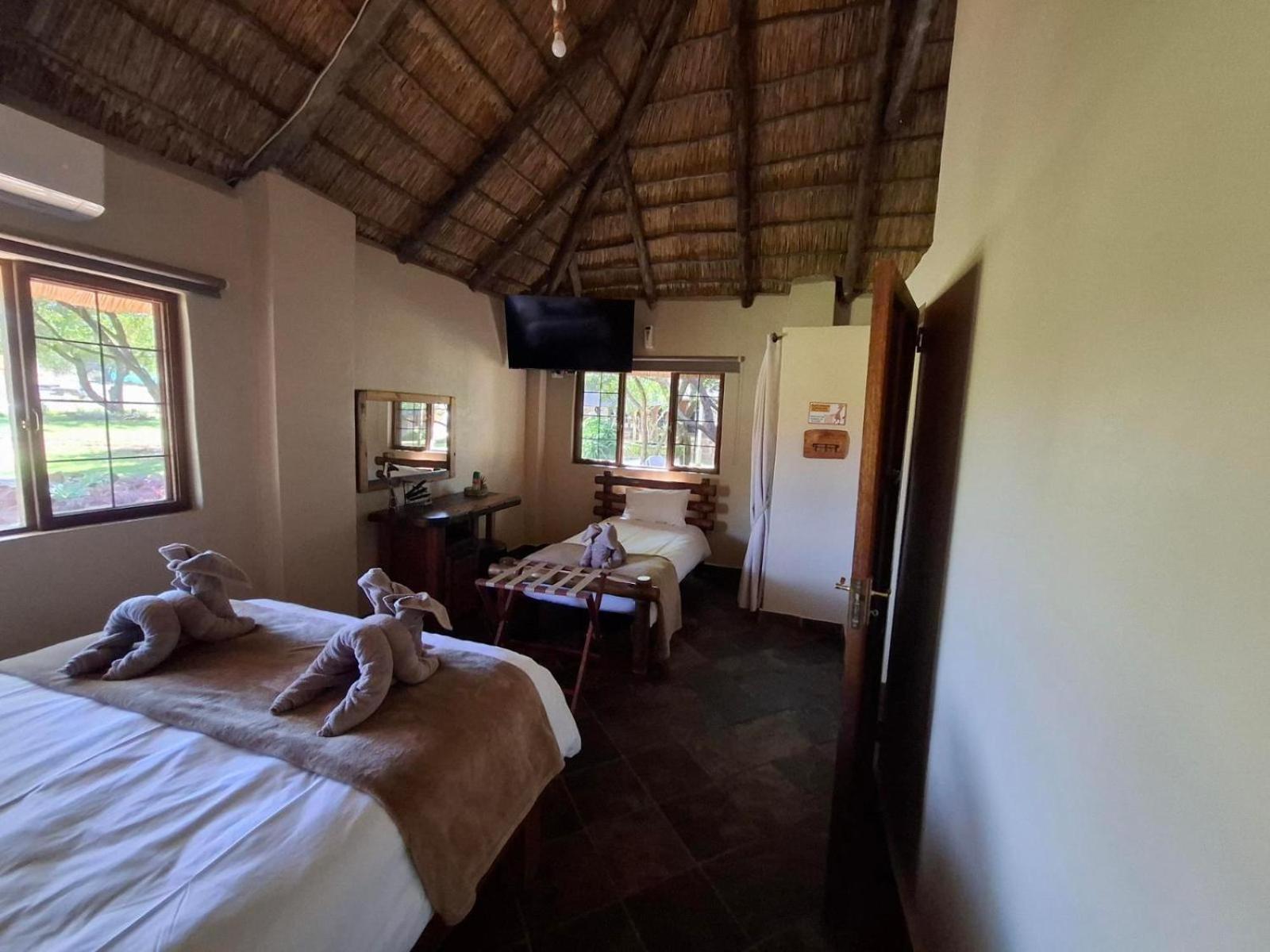 Rocking Giraffe Bush Lodge Groot-Marico Exterior photo